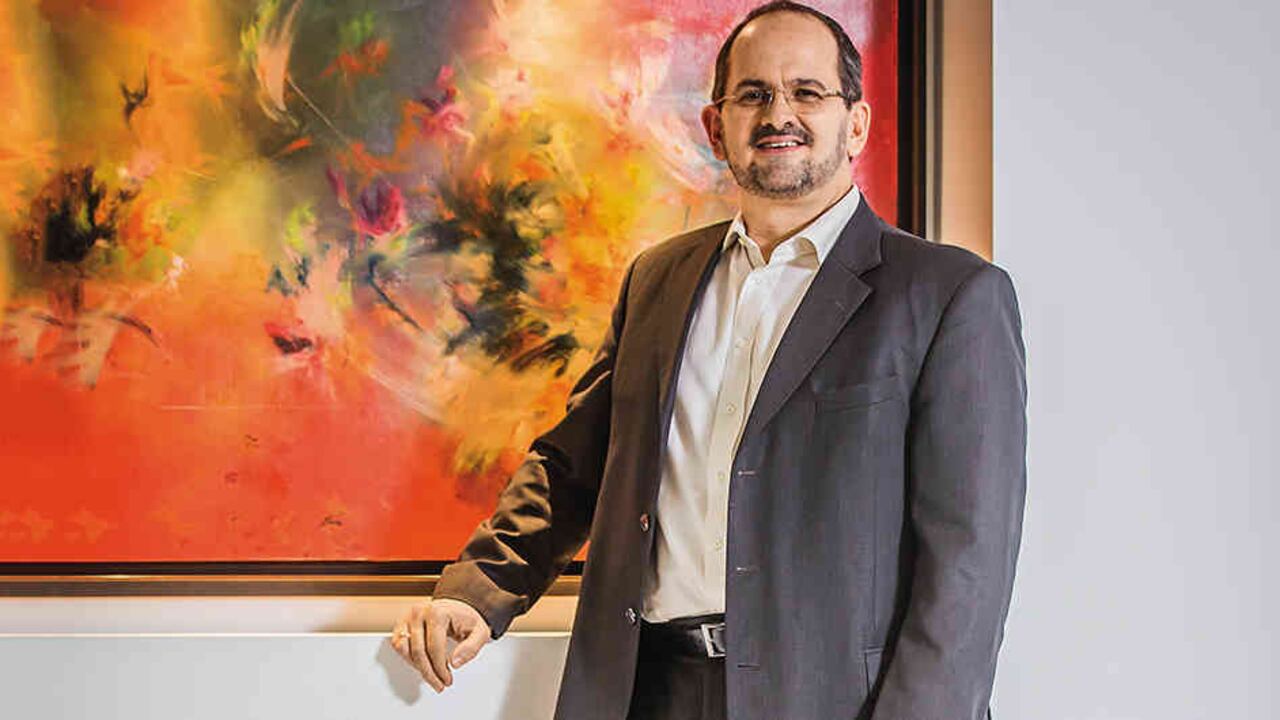 Su experiencia en áreas como la química, pinturas y tratamiento de aguas fueron determinantes para llegar a la presidencia de Orbis, uno de los mayores grupos industriales del país. Rodolfo Bayona.