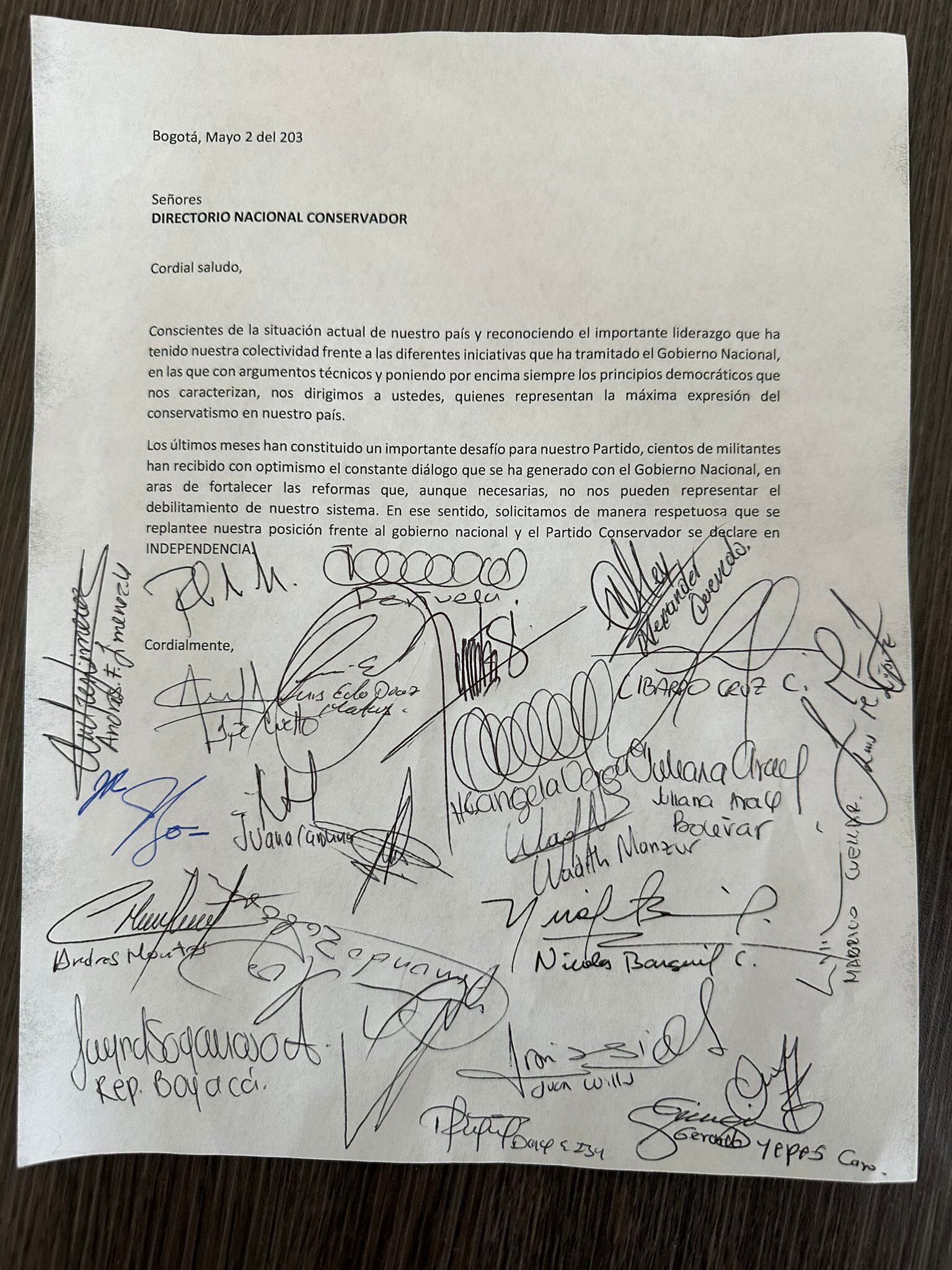 Carta de bancada del Partido Conservador solicitando independencia frente al Gobierno.