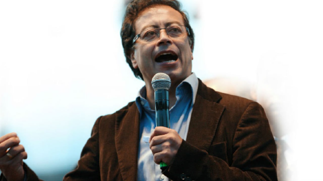 Gustavo Petro criticó las sanciones que los órganos de control han impuesto en su contra.