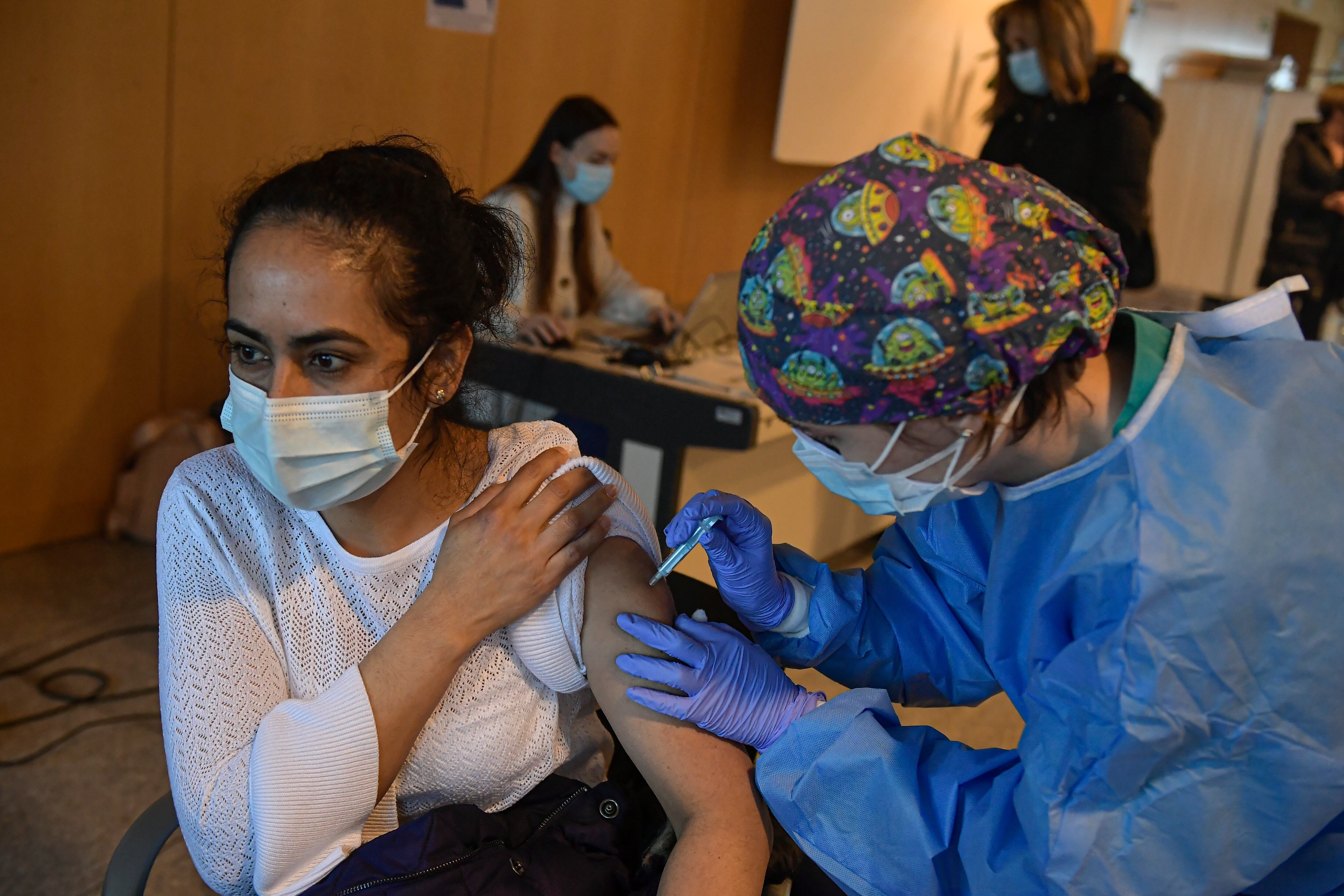 Vacunación contra la covid-19 en España, AP (AP Photo/Alvaro Barrientos, File)