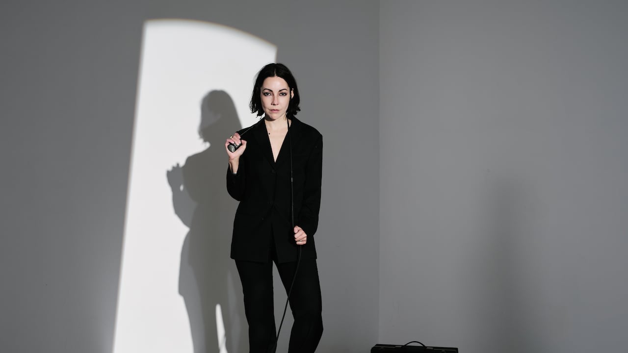 Lucrecia Dalt, 'A Danger to Ourselves'. Foto: Louie Perea.