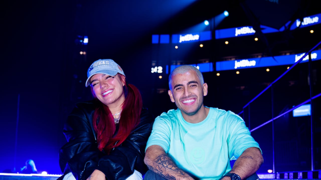 Agudelo 888, DJ colombiano, junto a Karol G, en medio de la gira de la colombiana por Estados Unidos.