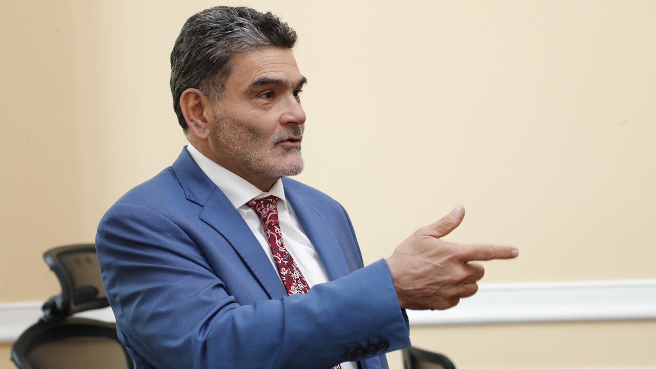 Gregorio Eljach Pacheco, secretario General del Senado.