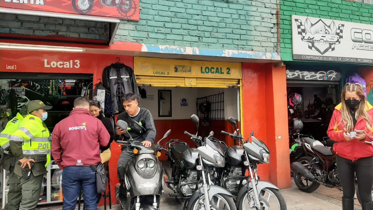 En el sector Primero de Mayo realizaron el operativo de verificación en diferentes locales comerciales.