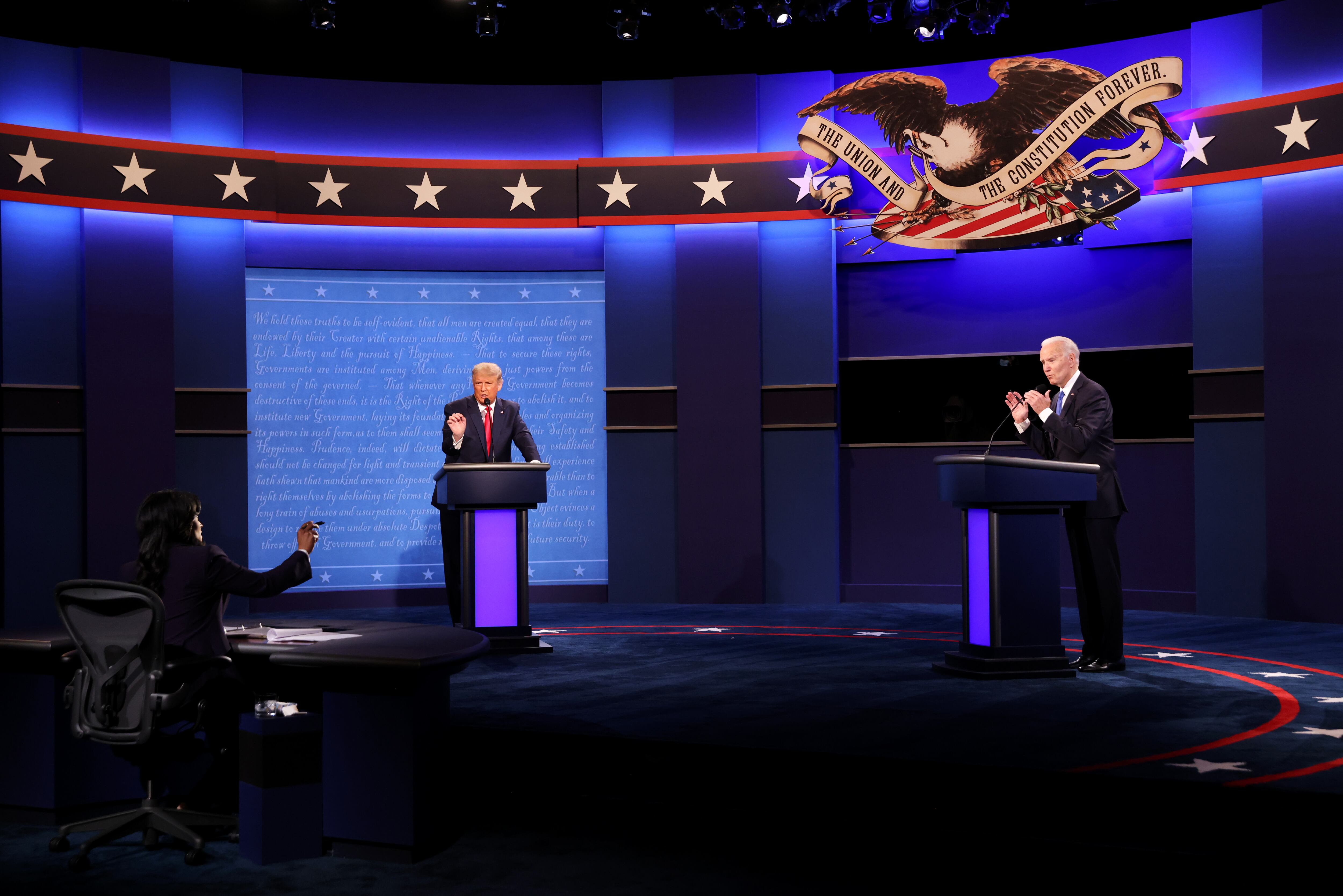 NASHVILLE, TENNESSEE - 22 DE OCTUBRE: El presidente de los Estados Unidos, Donald Trump, y el candidato presidencial demócrata Joe Biden participan en el debate presidencial final en la Universidad de Belmont el 22 de octubre de 2020 en Nashville, Tennessee. Este es el último debate entre los dos candidatos antes de las elecciones del 3 de noviembre. Justin Sullivan / Getty Images / AFP