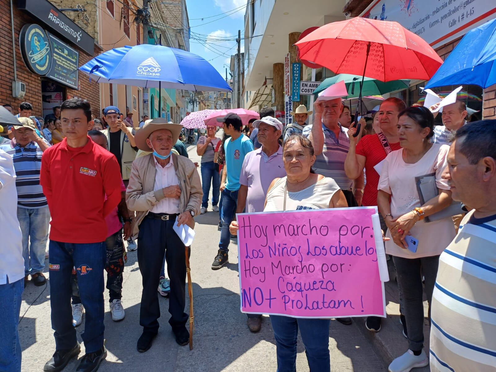 Pésima calidad del agua en Cáqueza desata protestas: “no tenemos ni para cepillarnos los dientes”