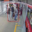 Capturan a los ‘Futbolitos’; distraían con charlas de fútbol para robar en Transmilenio.