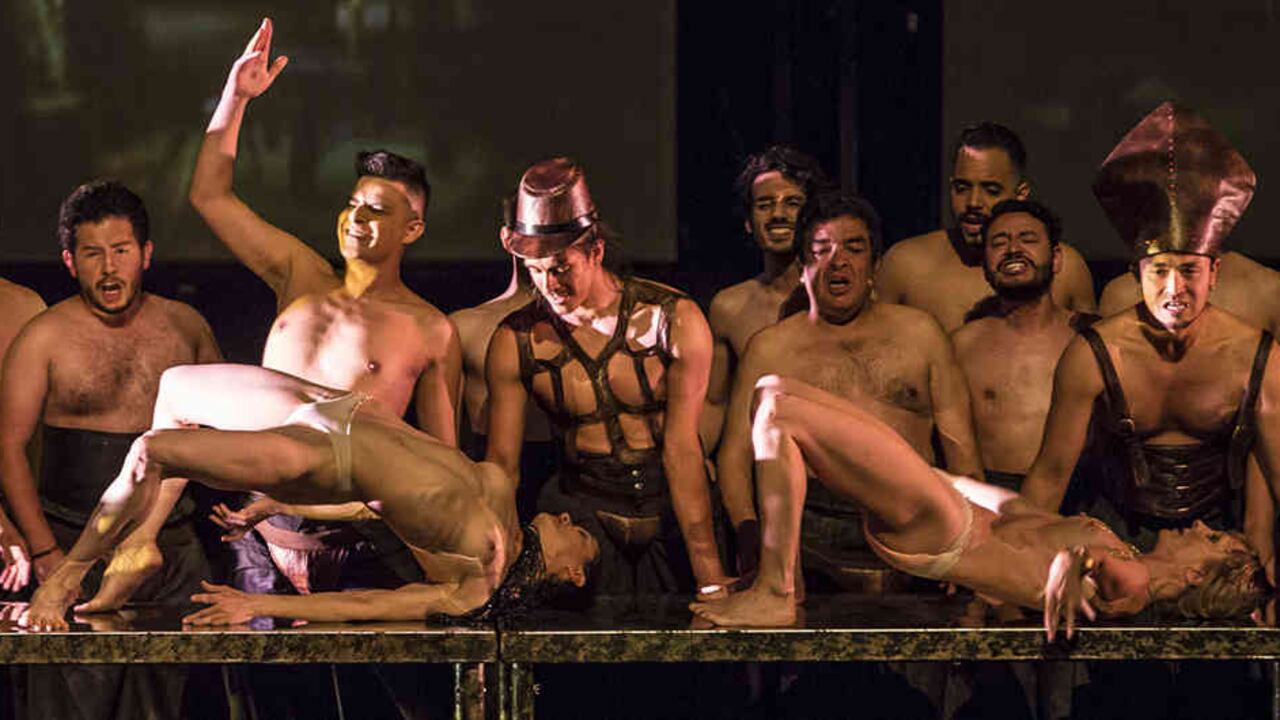 Imagen de un ensayo del montaje de la obra Carmina Burana de Carl Orff en su cuarta temporada en el Teatro Jorge Eliécer Gaitán en Bogotá, Colombia. Foto: Idartes - Teatro Jorge Eliécer Gaitán.