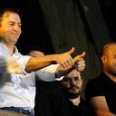 MEDELLÍN, COLOMBIA - 11 DE MAYO: El alcalde de Medellín, Daniel Quintero, hace un gesto a los partidarios durante una protesta el 11 de mayo de 2022 en Medellín, Colombia. Daniel Quintero, alcalde de Medellín, fue suspendido de su cargo luego de que un polémico video lo mostrara expresando de manera indirecta pero clara su apoyo a la candidatura del izquierdista Gustavo Petro, ya que la ley prohíbe que los servidores públicos participen en la política electoral. (Foto de Fredy Builes/Getty Images)