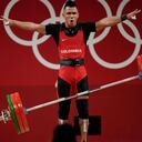 Luis Javier Mosquera Lozano de Colombia celebra después de un levantamiento mientras compite en el evento de levantamiento de pesas masculino de 67 kg, en los Juegos Olímpicos de Verano de 2020, el domingo 25 de julio de 2021 en Tokio, Japón. Foto: AP / Luca Bruno.