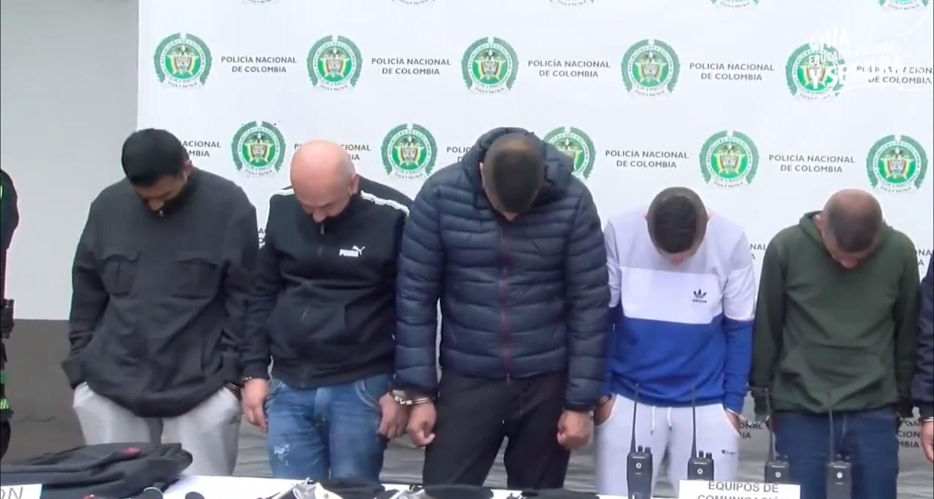 Los delincuentes fueron interceptados cuando, al parecer, se disponían a realizar el próximo robo.