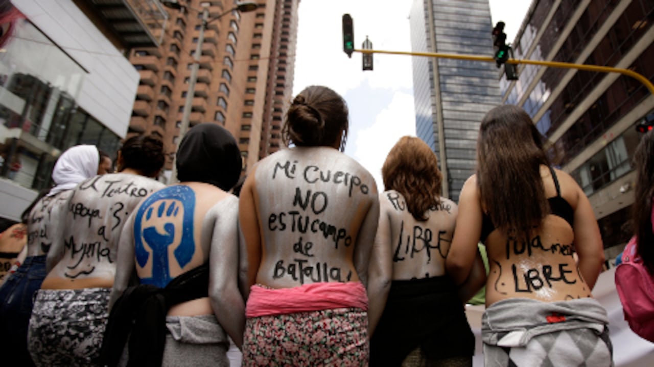 Mujeres protestaron por la igualdad femenina en Bogotá en la marcha de las P.U.T.A.S