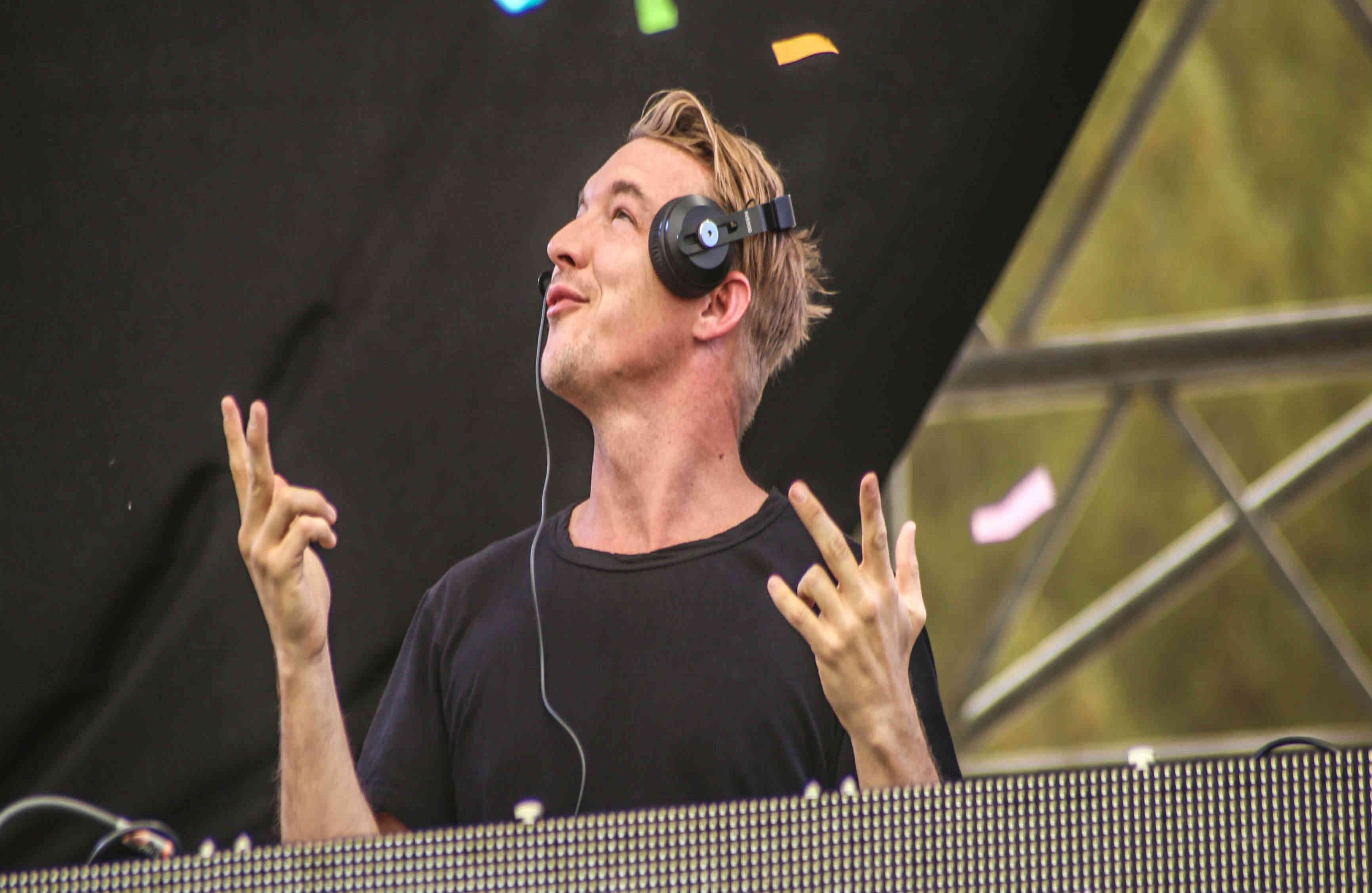 Jump fest: 24 de febrero. Royal Center, Bogotá. El festival de música electrónica, reggeae y dubstep tiene como principal invitado a Diplo. Uno de los djs y productores más importantes del mundo. El integrante  Major Lazer es productor de otros artistas y uno de los responsables del éxito del álbum de Justin Bieber. En el evento también estará Dj Mike Style y Rat Race. 