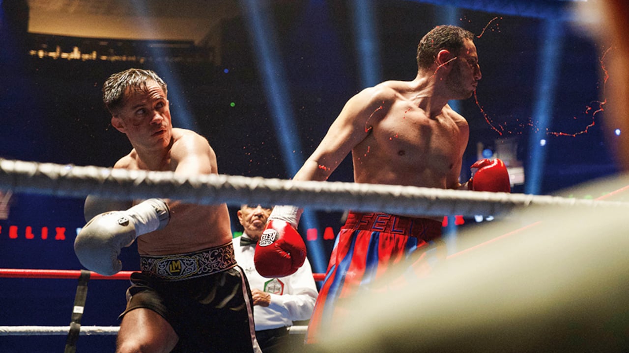 La Máquina marca un hito para los latinos en la industria televisiva estadounidense.Se mueve entre el thriller psicológico y el drama, con notas leves de humor.