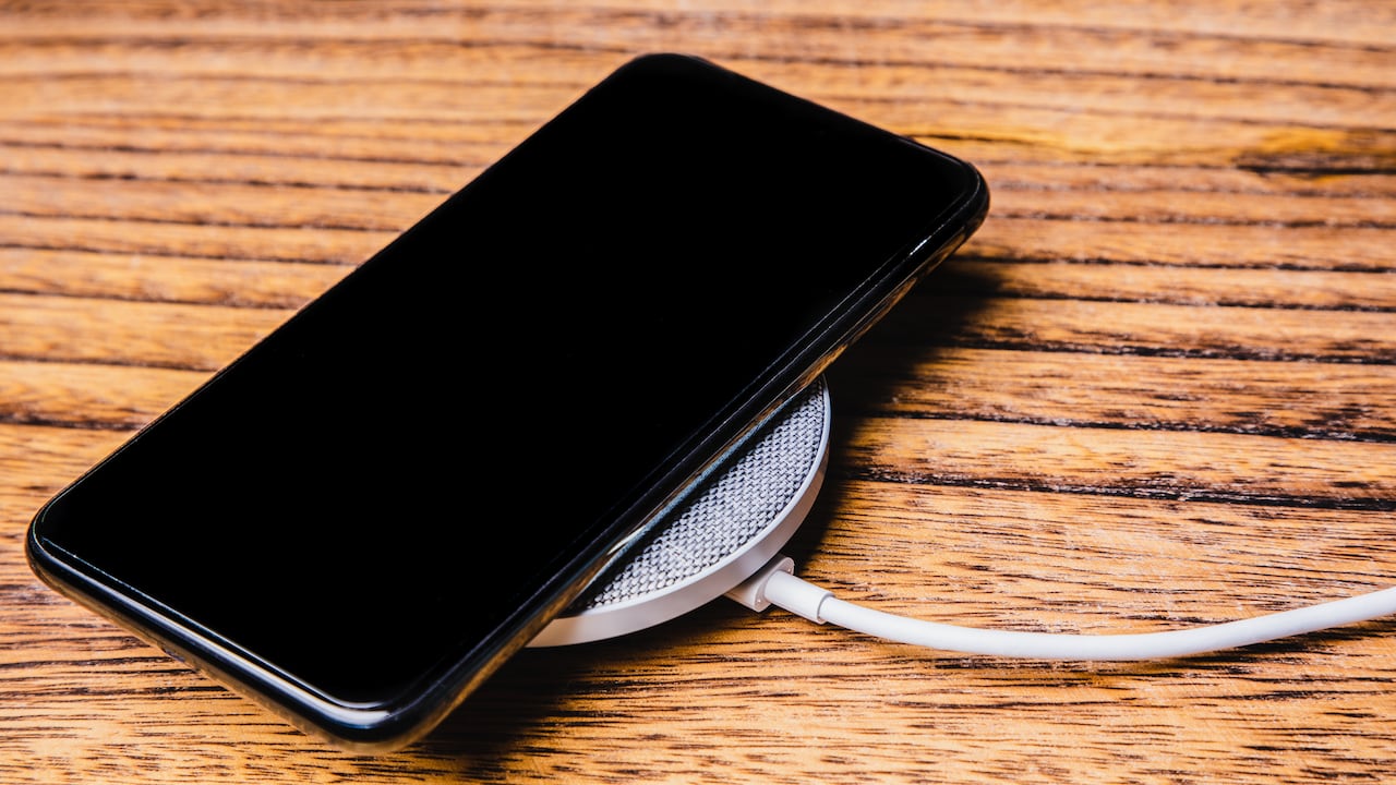 La compra de un cargador inalámbrico debe hacerse con base en información clave para garantizar su efectividad.