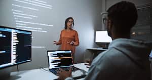 Un experto en inteligencia artificial detalló cómo esta tecnología puede mejorar el rendimiento estudiantil.