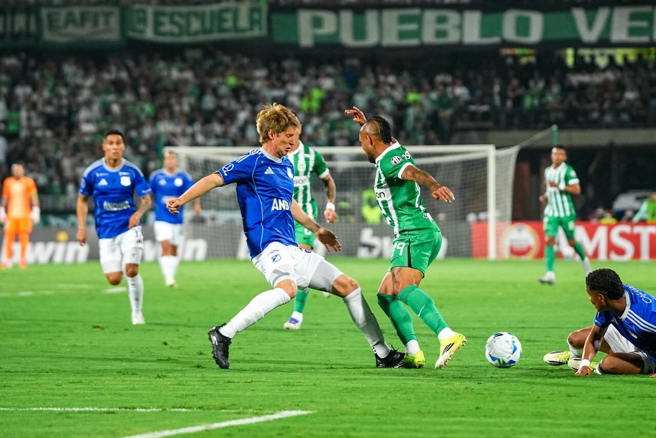 Imagen del partido de playoffs de la Copa Sudamericana 2026 entre Atlético Nacional y Millonarios.