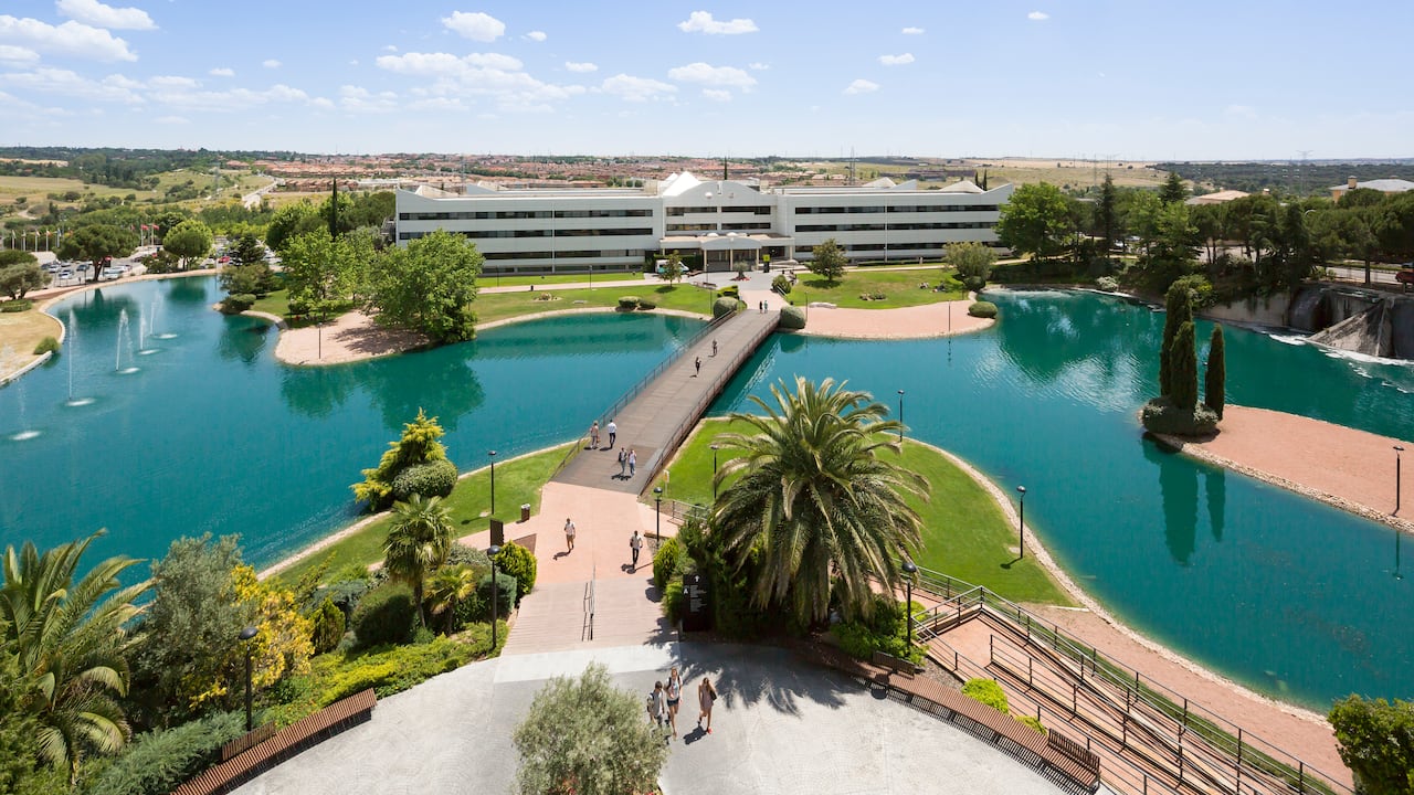 El modelo académico de la Universidad Europea se basa en cuatro pilares: intelectual, profesional, internacional y ético-social.