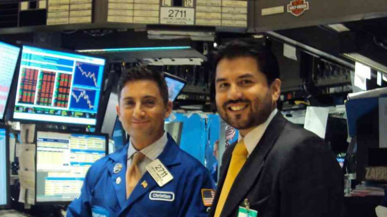 Foto: A la derecha aparece James Mario García, fundador de la firma Trading Desk TDX.