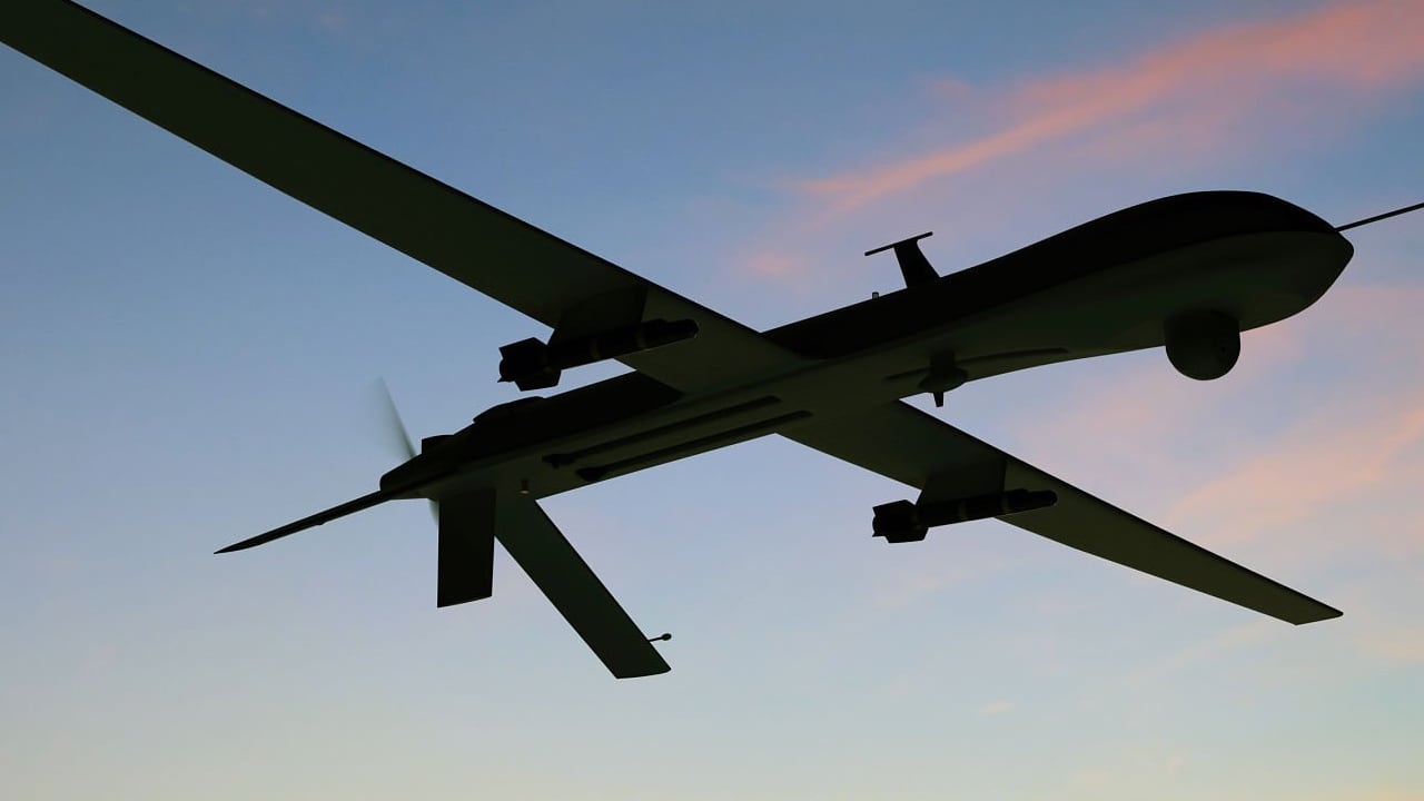 Los drones se estrellaban o dejaban caer misiles.