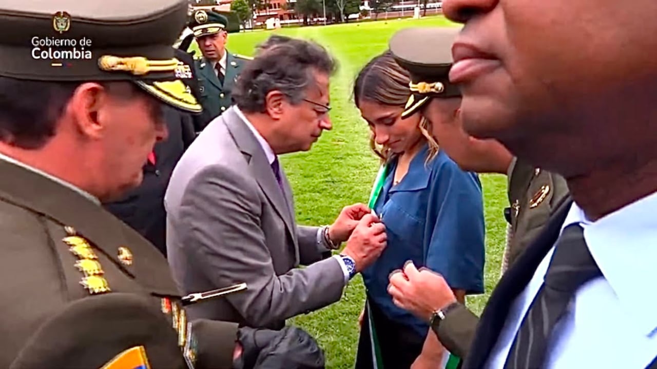 Presidente Gustavo Petro y la condecoración a Laura Sarabia
