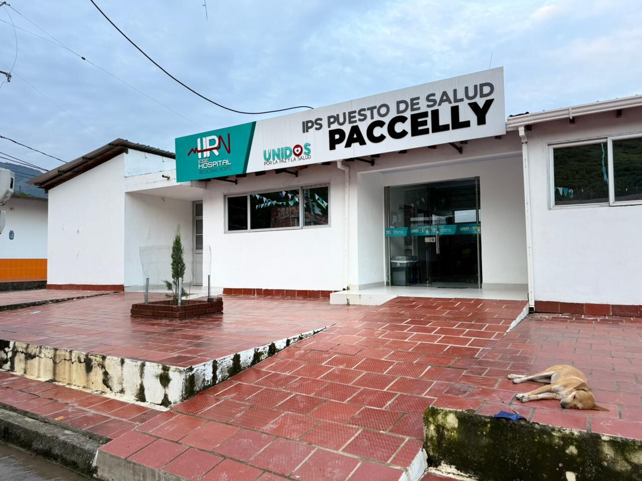 El puesto de salud de Pacelli luce como nuevo, pero no tiene médico, solo una enfermera que atiende partos en medio de la lejanía.