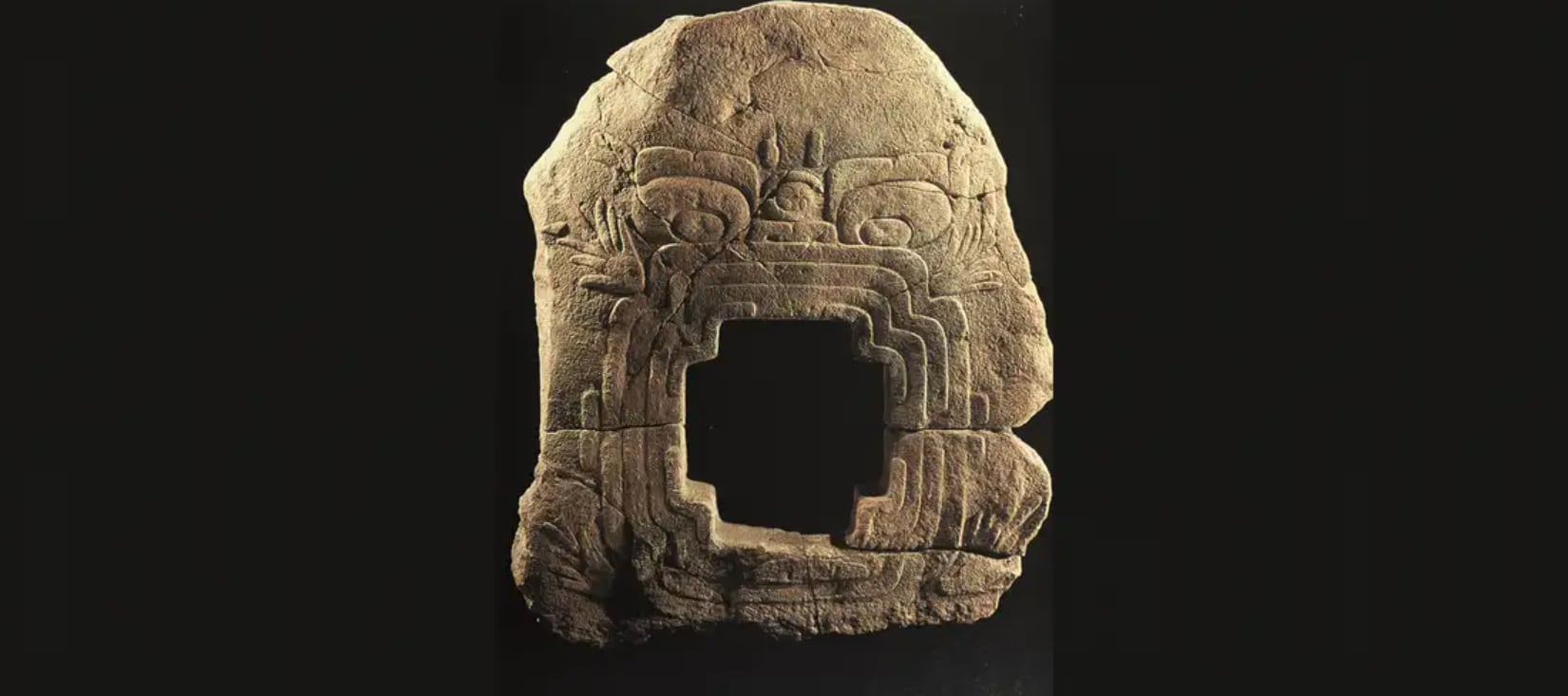 Tallada en piedra hace más de mil años, esta escultura conserva símbolos aún debatidos.