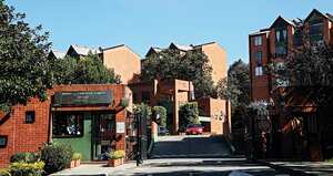 En un conjunto cerrado, en el norte de Bogotá, en la localidad de Suba, fue cometido el doble homicidio que tiene aterrorizados a los vecinos del sector.