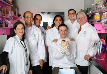 Fotografiado por Óscar Garcés, Cámara Lúcida; el 13 de diciembre a las 11:47 a.m., en su laboratorio de la Universidad de Antioquia. 