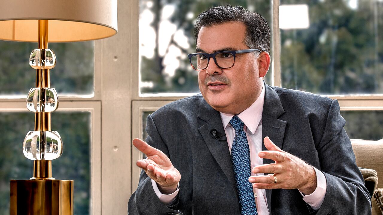 El Encargado de Negocios de la Embajada de Estados Unidos en Colombia se refirió al aniversario del conflicto entre Rusia y Ucrania y aseguró que "debemos permanecer unidos"