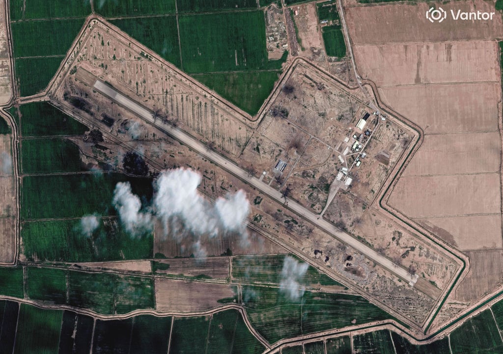Esta imagen satelital, proporcionada por Vantor, muestra una vista general de la base de drones de Ahvaz, Irán, el domingo 8 de marzo de 2026. (Imagen satelital ©2026 Vantor vía AP)