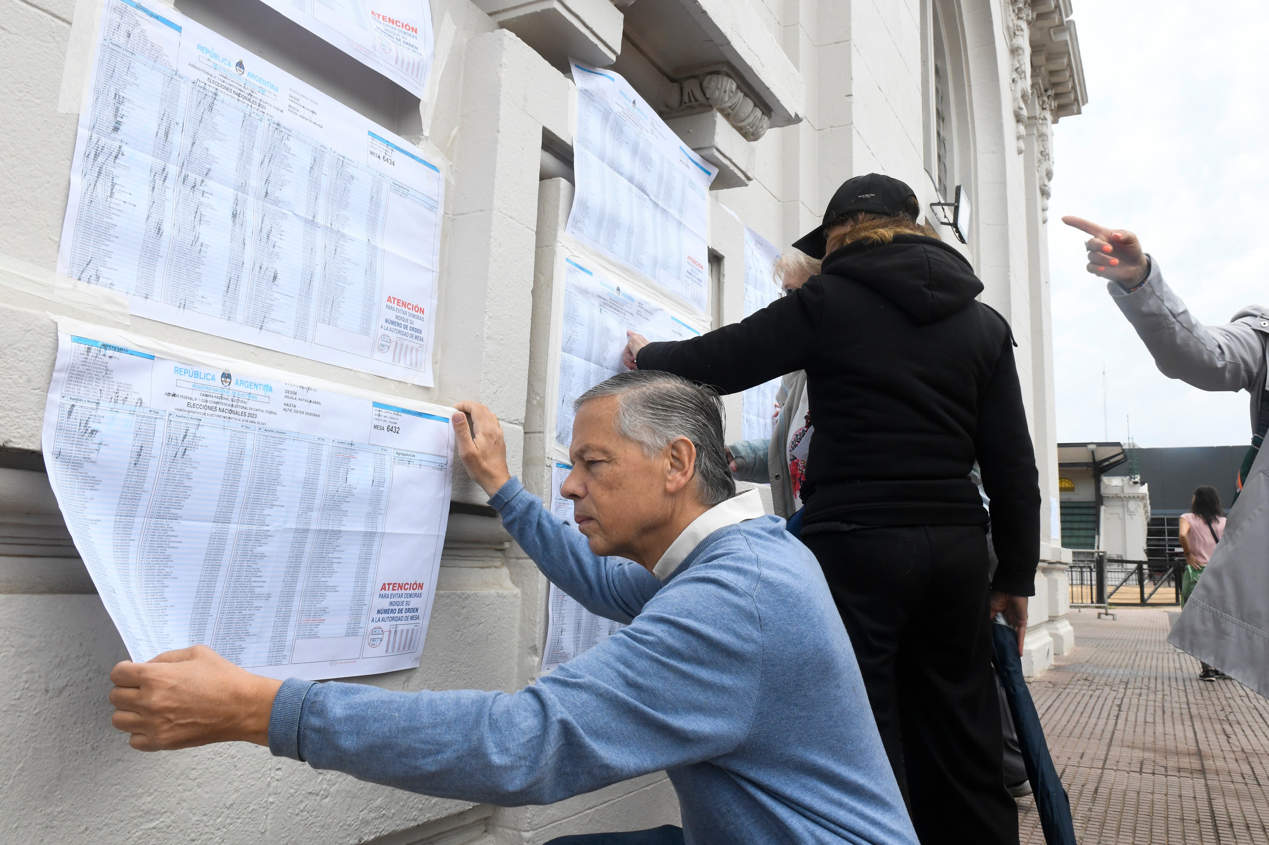 Miles de personas acudieron a las urnas para elegir presidente en Argentina.
