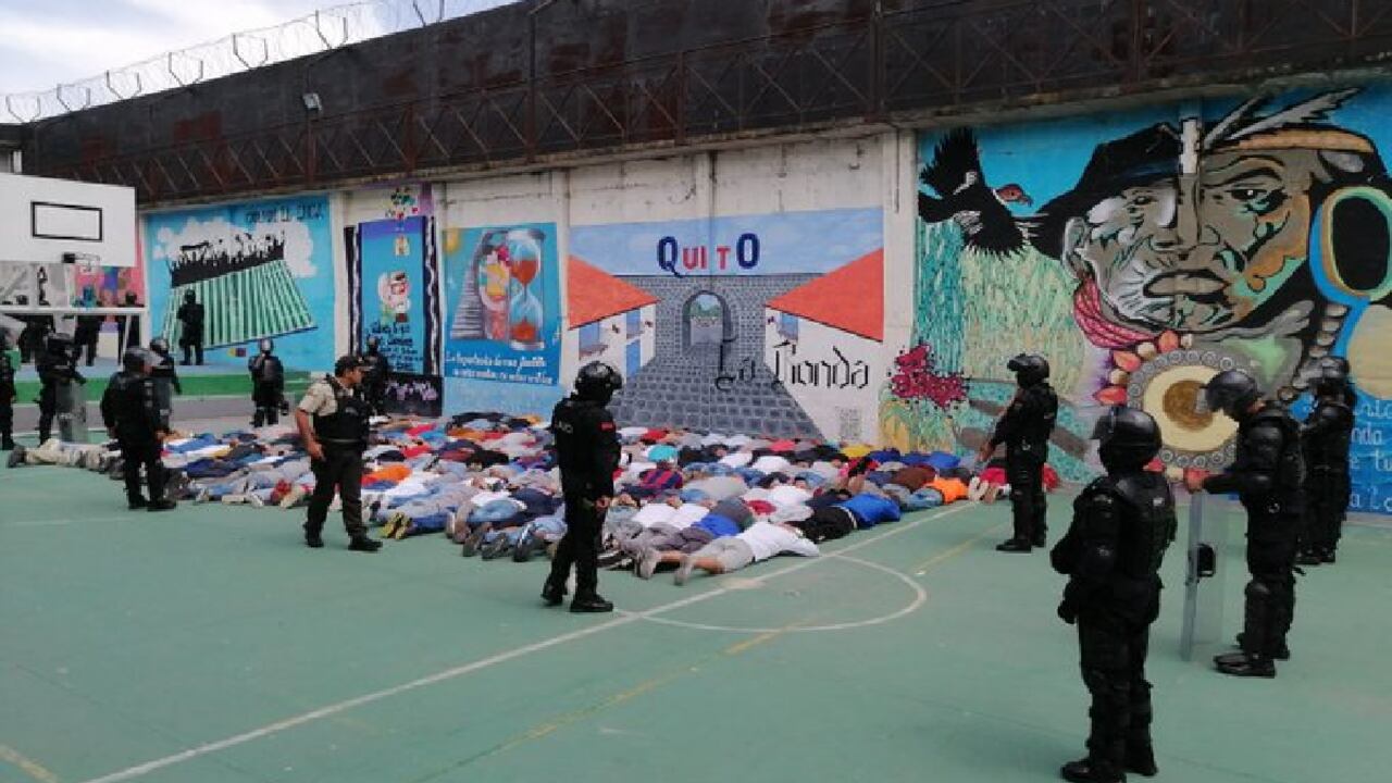 Una persona resultó fallecida en medio de hechos violentos en cárcel de Quito.