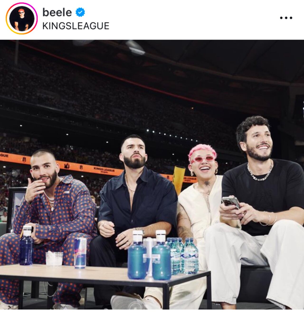 Beele denuncia cantante