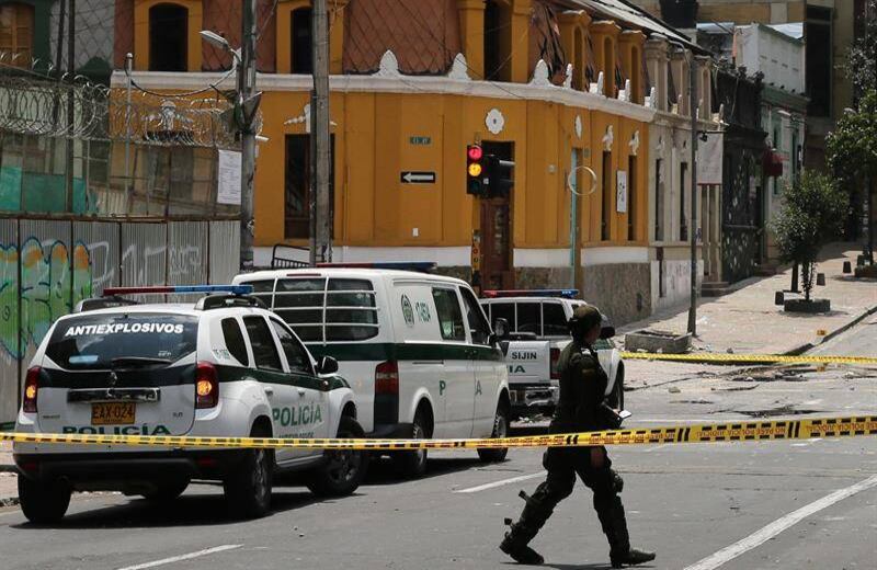 Impactantes imágenes de la detonación de un artefacto explosivo en el centro de Bogotá (Foto: EFE/Leonardo Muñoz)