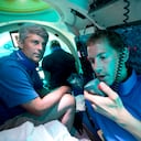 El piloto Randy Holt (d) y Stockton Rush (i), CEO y cofundador de OceanGate, en un sumergible cerca de Fort Lauderdale, Florida, el 28 de junio de 2013. (Foto AP /Wilfredo Lee)
