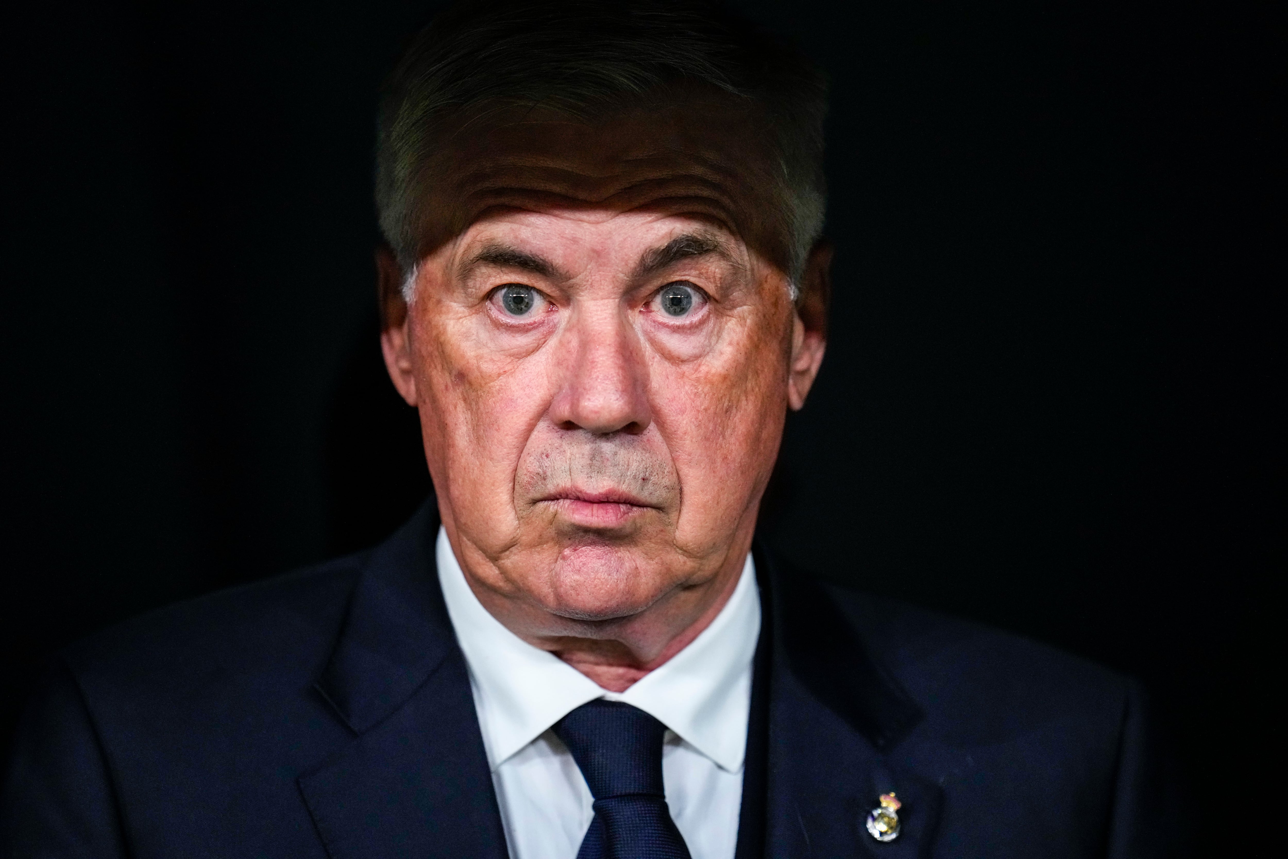 CORRECTS YEAR  Real Madrid's head coach Carlo Ancelotti looks on ahead the Spanish La Liga soccer match between Real Madrid and Betis at the Santiago Bernabeu stadium in Madrid, Spain, Saturday, May 25, 2024. (AP Photo/Manu Fernandez)