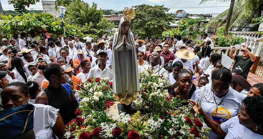 "La visita de Fátima es (para) reconfortarnos, inyectarnos de esperanza en ese deseo posible de que se puede vivir en paz"