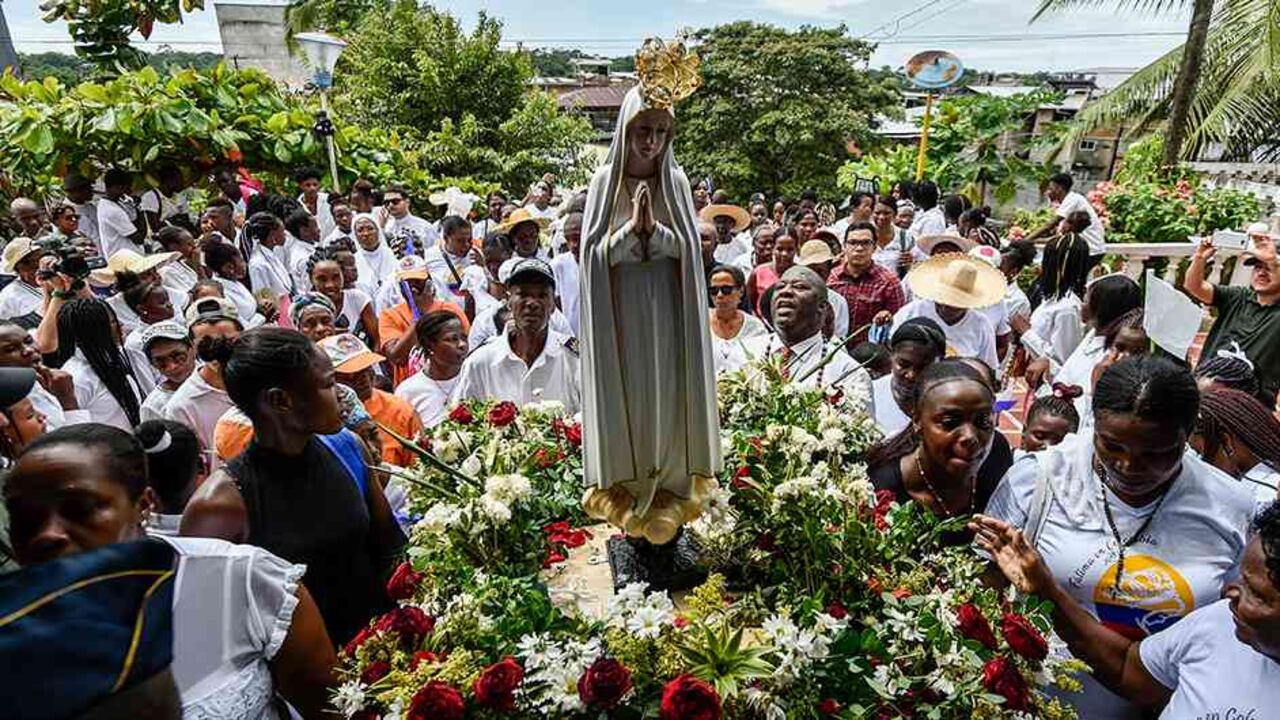 "La visita de Fátima es (para) reconfortarnos, inyectarnos de esperanza en ese deseo posible de que se puede vivir en paz", señalan desde los creyentes.