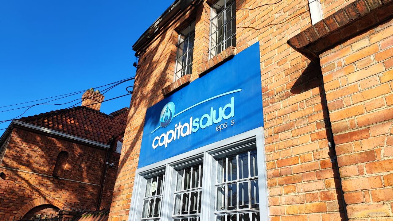 Autoridades de Bogotá celebran levantamiento de medida de recuperación a Capital Salud