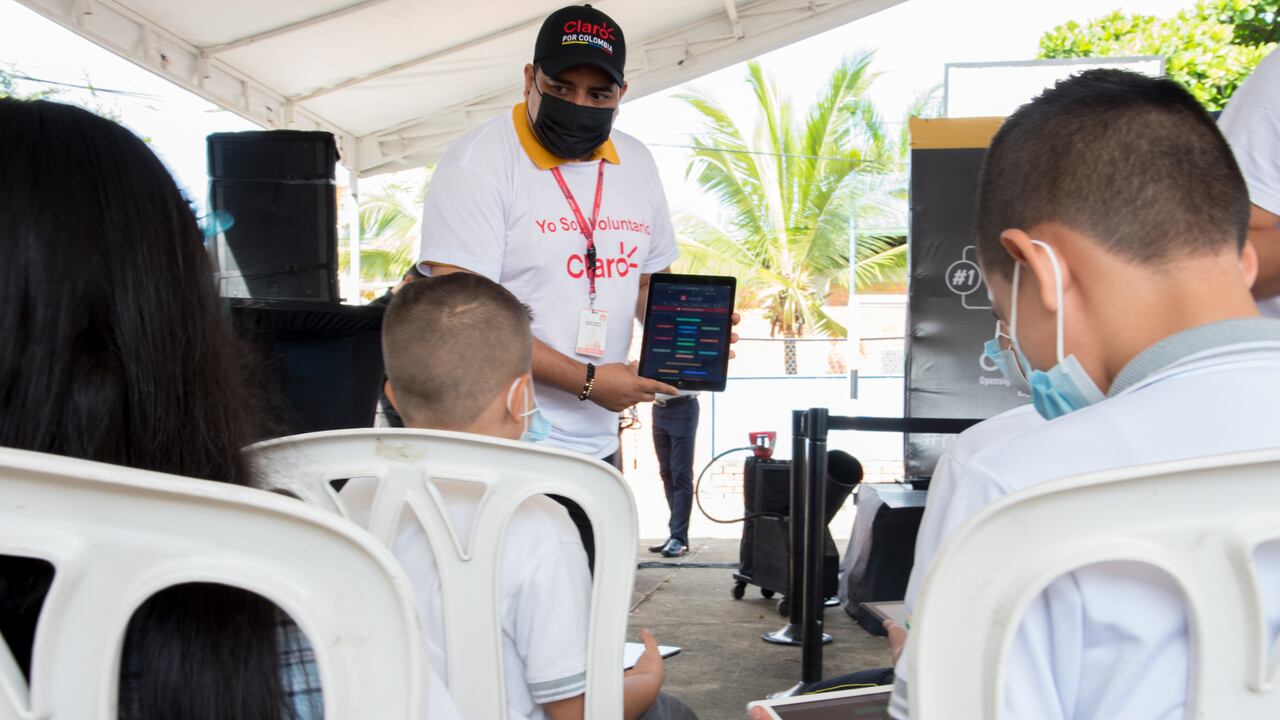 Claro por Colombia espera llegar a más de 100 mil estudiantes en el país al cierre de 2021