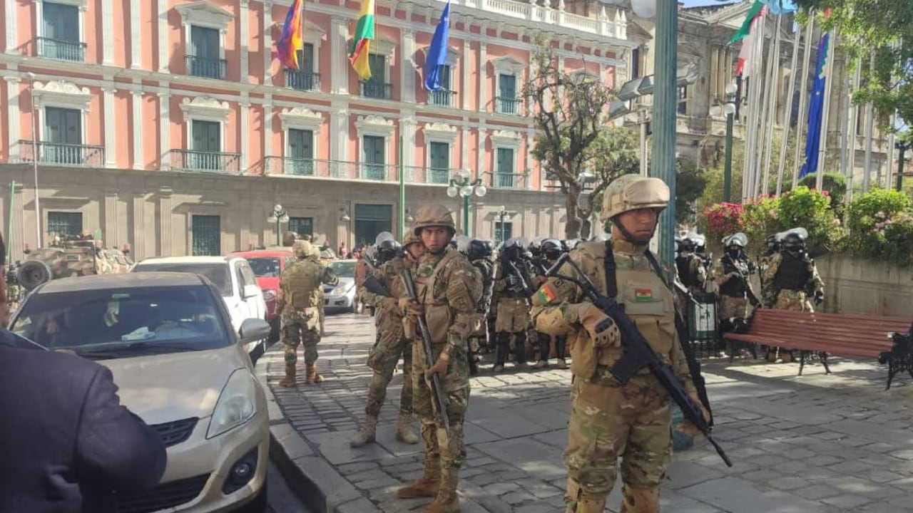 Militares en La Paz