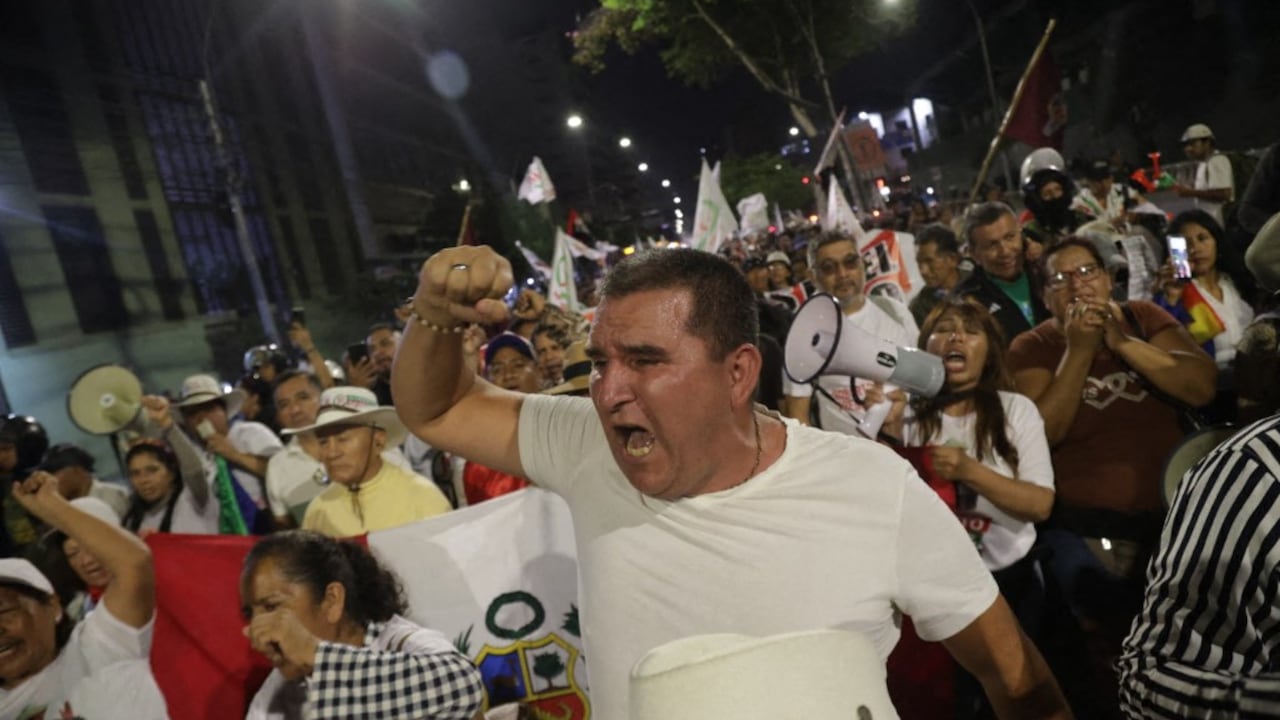 Simpatizantes del candidato Roberto Sánchez.