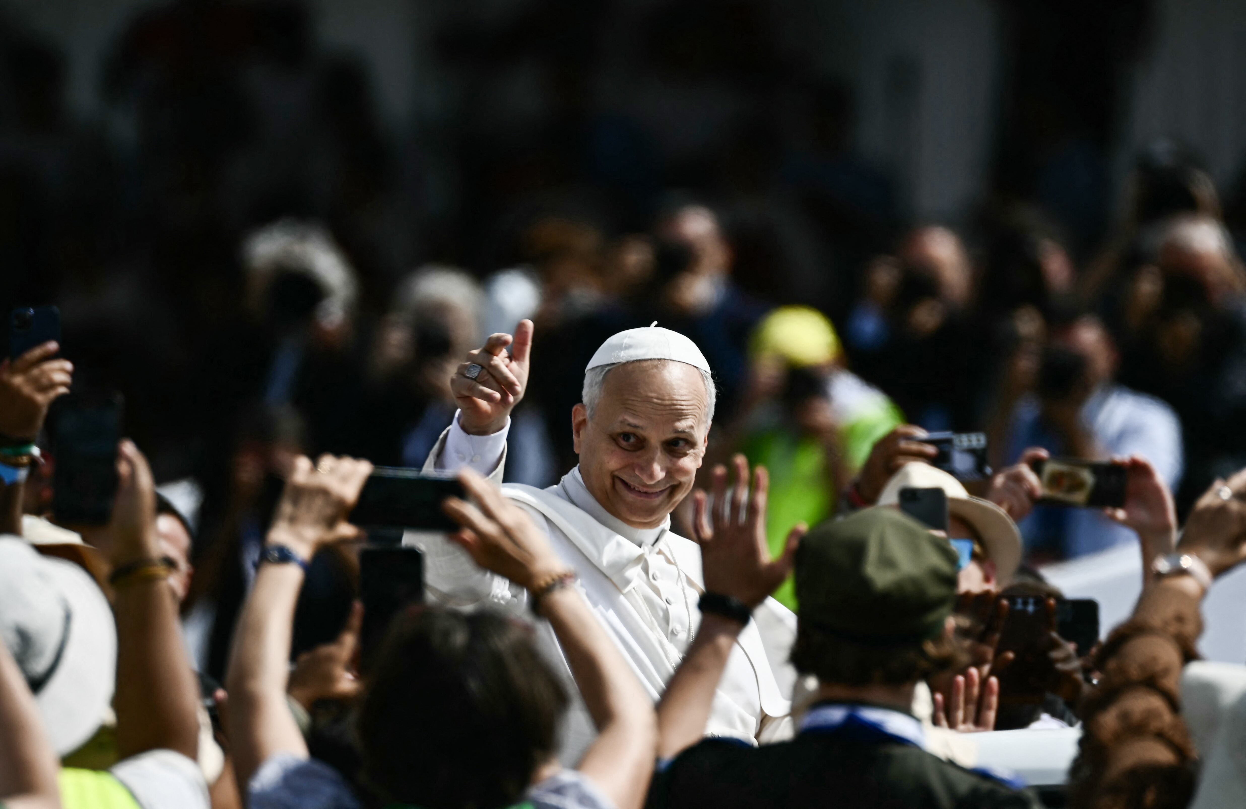 El Papa León XIV presidió una misa final en Roma para más de un millón de jóvenes, la culminación de una peregrinación juvenil que ha atraído a católicos de todo el mundo.
