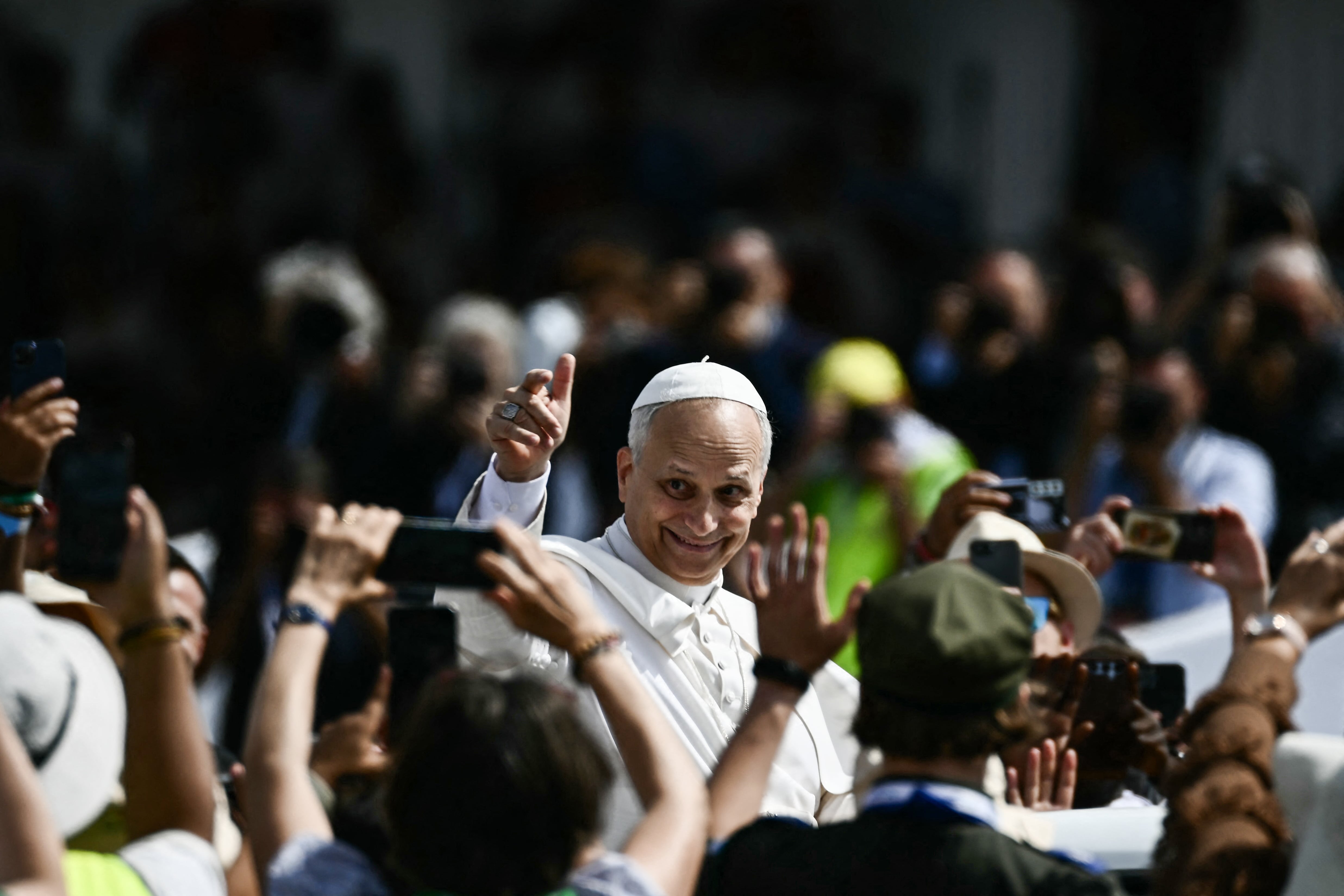 El Papa León XIV presidió una misa final en Roma para más de un millón de jóvenes, la culminación de una peregrinación juvenil que ha atraído a católicos de todo el mundo.