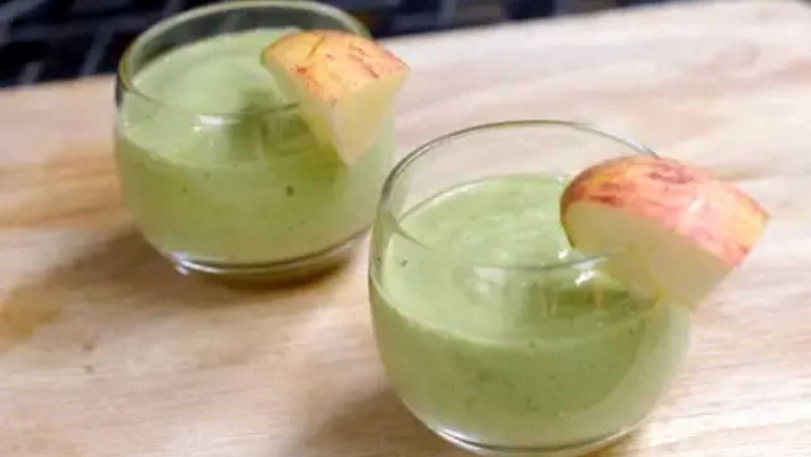 Batido de aguacate con manzana para  bajar el colesterol