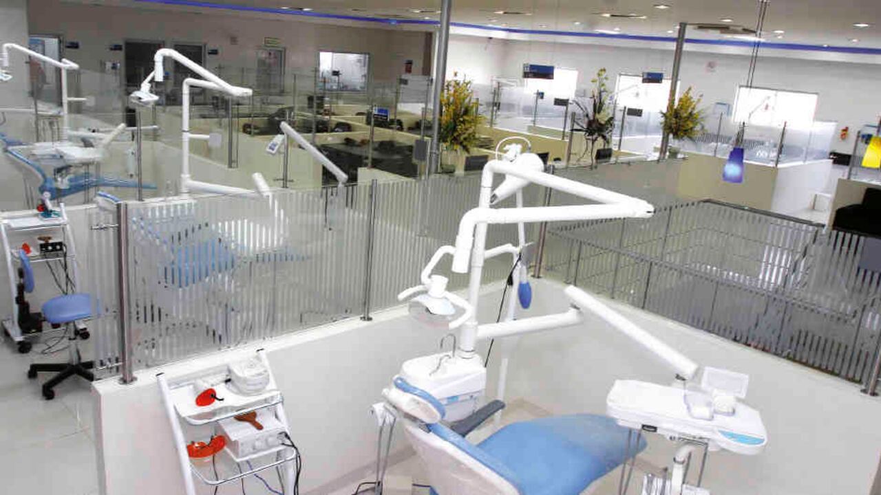 Desde el inicio de la cuarentena, las unidades odontológicas están con vacías. Solo atienden urgencias y complicaciones dentales.