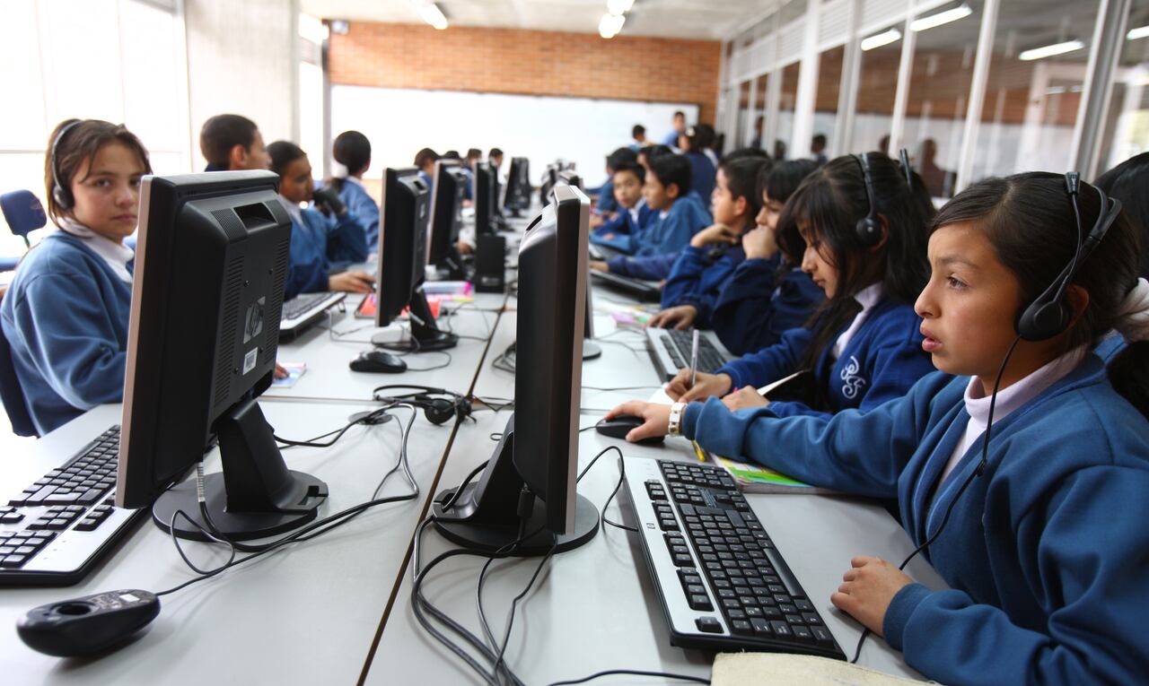 Estudiantes colegio distrital