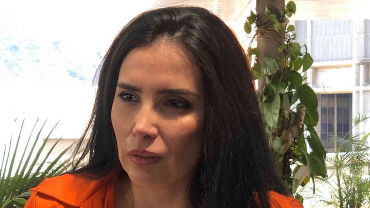 Aida Merlano, excongresista, hablando con el programa Vicky en Semana desde su sitio de reclusión en Caracas (Venezuela)