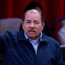 El presidente de Nicaragua, Daniel Ortega, pronuncia un discurso durante la sesión extraordinaria de la Asamblea Nacional del Poder Popular de Cuba en conmemoración del 18 aniversario de la creación del ALBA-TCP en el Palacio de las Convenciones de La Habana, el 14 de diciembre de 2022. (Photo by YAMIL LAGE / POOL / AFP)